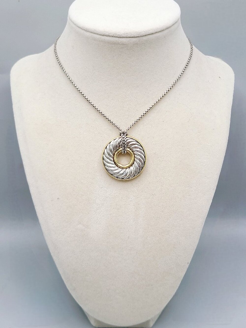 David Yurman Thoroughbred Large Cable Disc Pendant Necklace w/ 18K Yellow Gold
